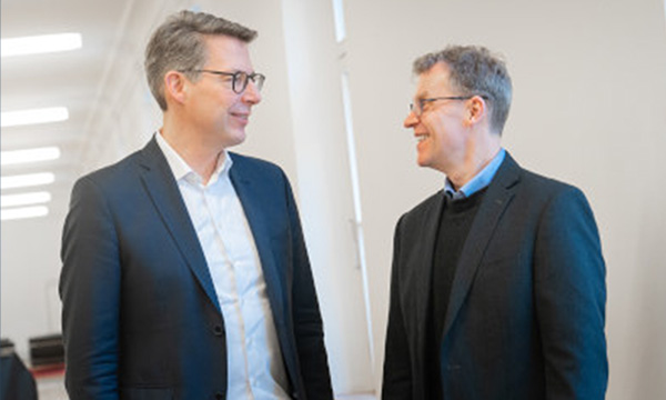 Staatsminister Blume mit Professor Matthias Hebrok