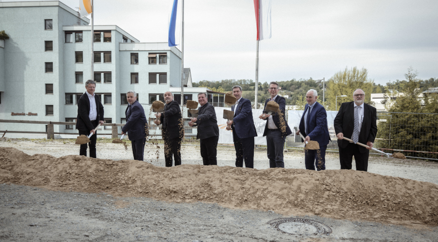 Der Spatenstich für das Internationale Wissenschaftszentrum der Universität Passau mit Wissenschafts- und Kunstminister Blume und Ministerpräsident Dr. Söder