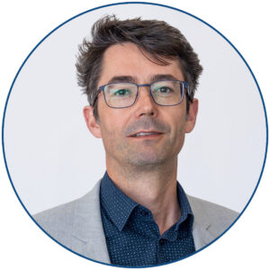 Prof. Dr. Lars Passauer